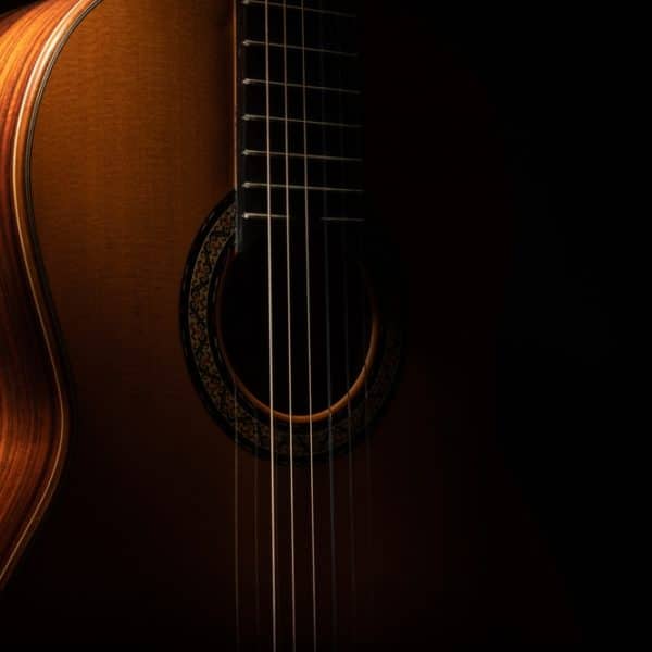 características de la guitarra flamenca