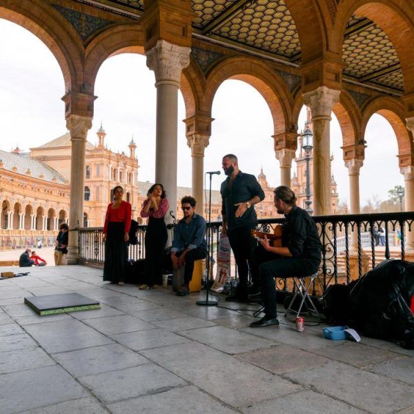 Quiero escuchar cante flamenco en Sevilla: ¡Ven a Tablao Álvarez Quintero!