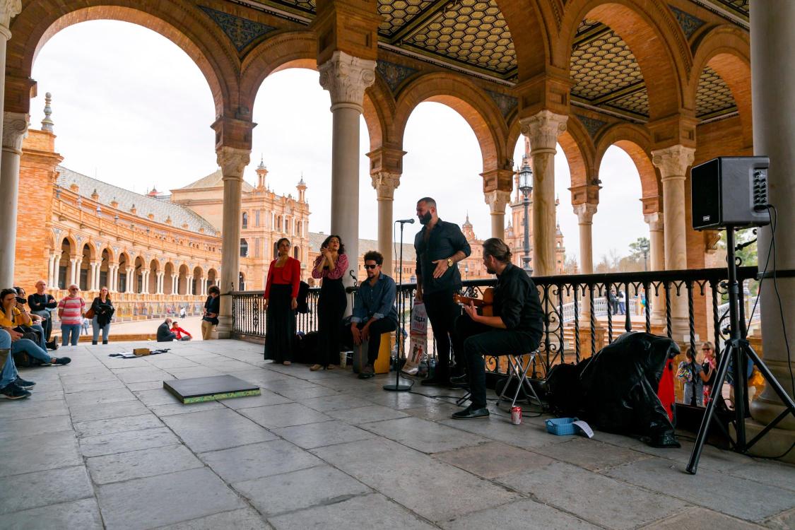 Quiero escuchar cante flamenco en Sevilla: ¡Ven a Tablao Álvarez Quintero!