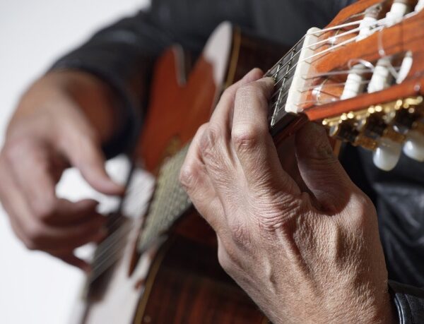 afinar guitarra flamenca